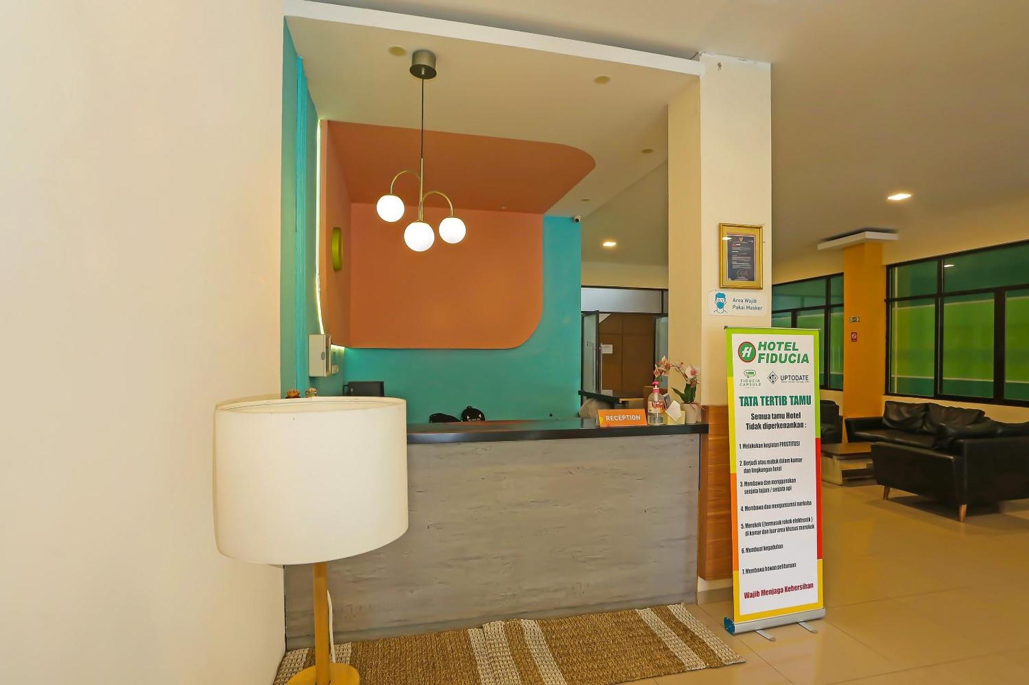 Super Oyo Collection O 92130 Hotel Fiducia Kaji จาการ์ตา ภายนอก รูปภาพ