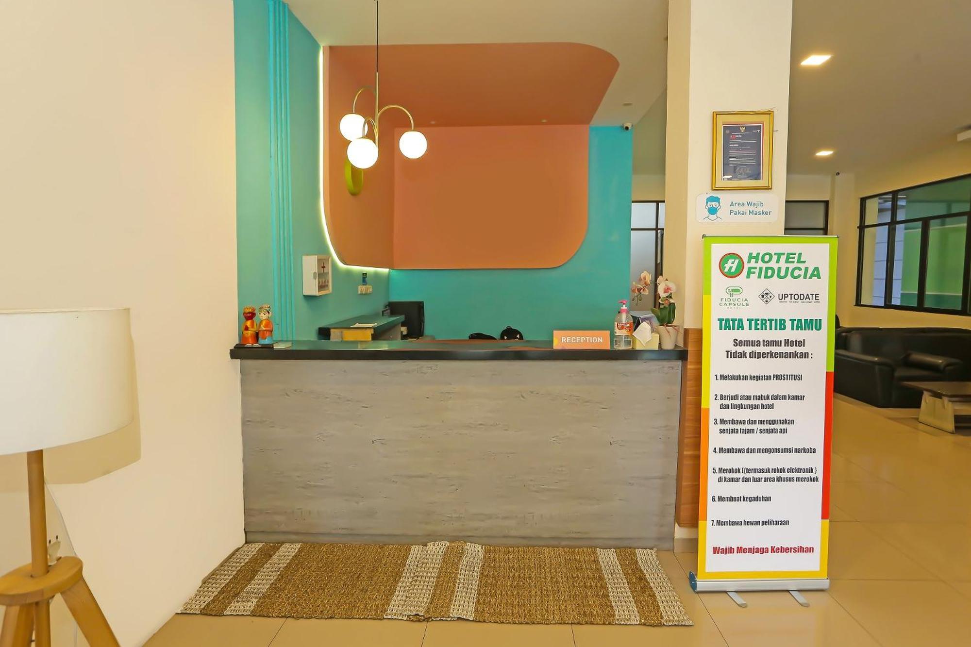 Super Oyo Collection O 92130 Hotel Fiducia Kaji จาการ์ตา ภายนอก รูปภาพ