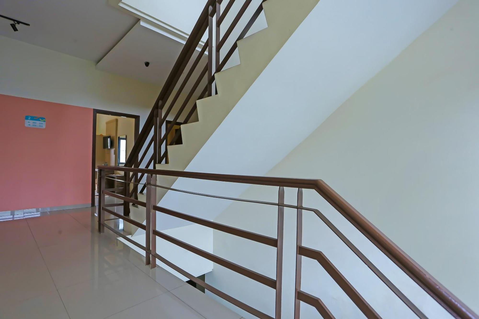 Super Oyo Collection O 92130 Hotel Fiducia Kaji จาการ์ตา ภายนอก รูปภาพ