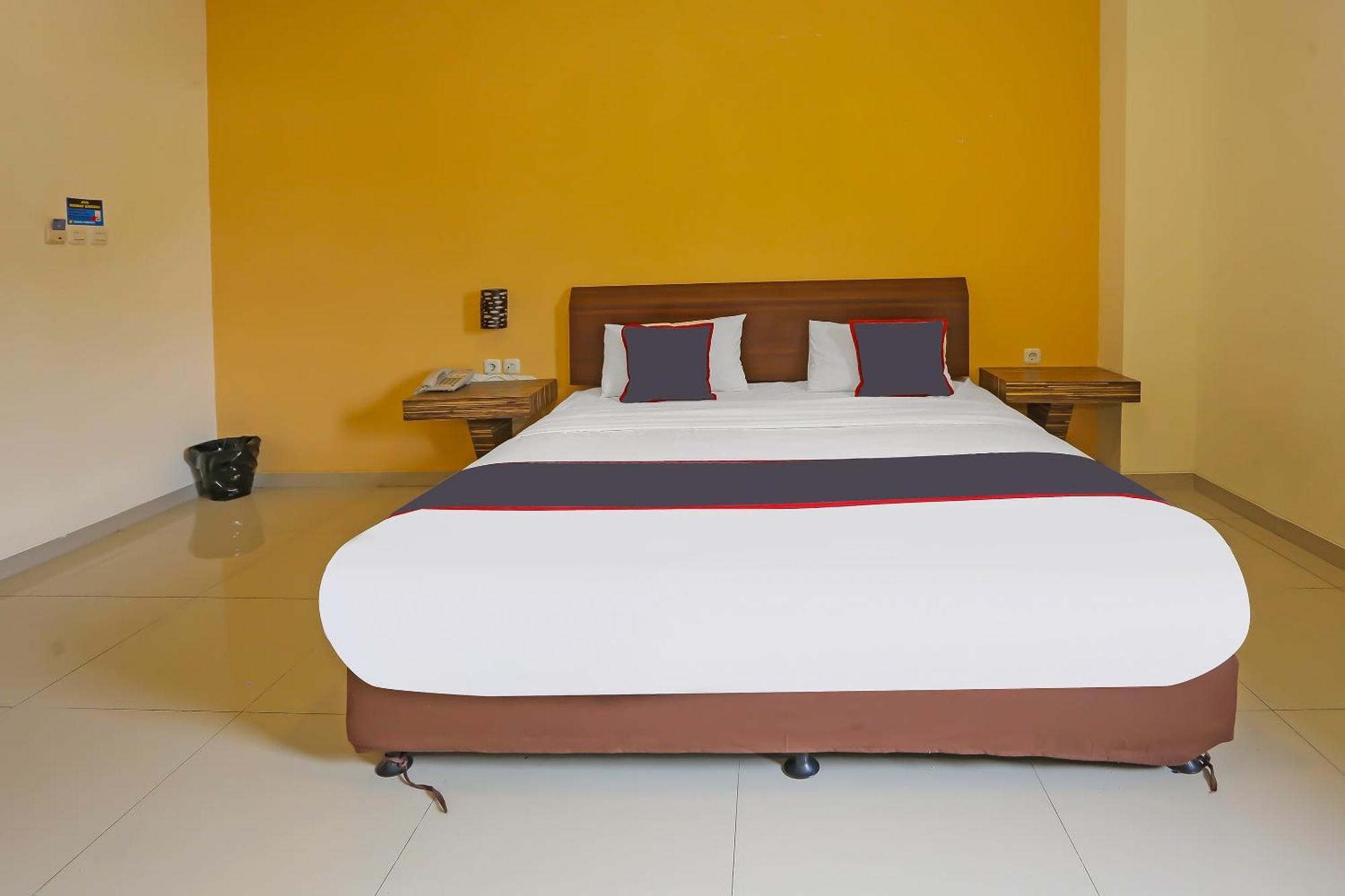 Super Oyo Collection O 92130 Hotel Fiducia Kaji จาการ์ตา ภายนอก รูปภาพ