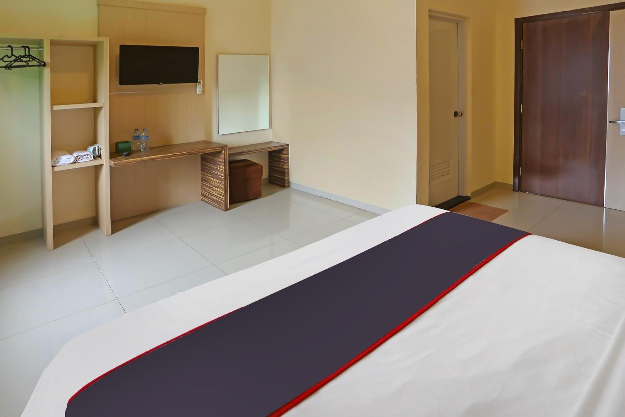 Super Oyo Collection O 92130 Hotel Fiducia Kaji จาการ์ตา ภายนอก รูปภาพ